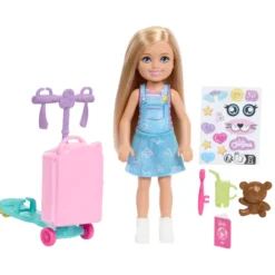 Barbie Club Chelsea Limitless Adventure-dukke med reisevske